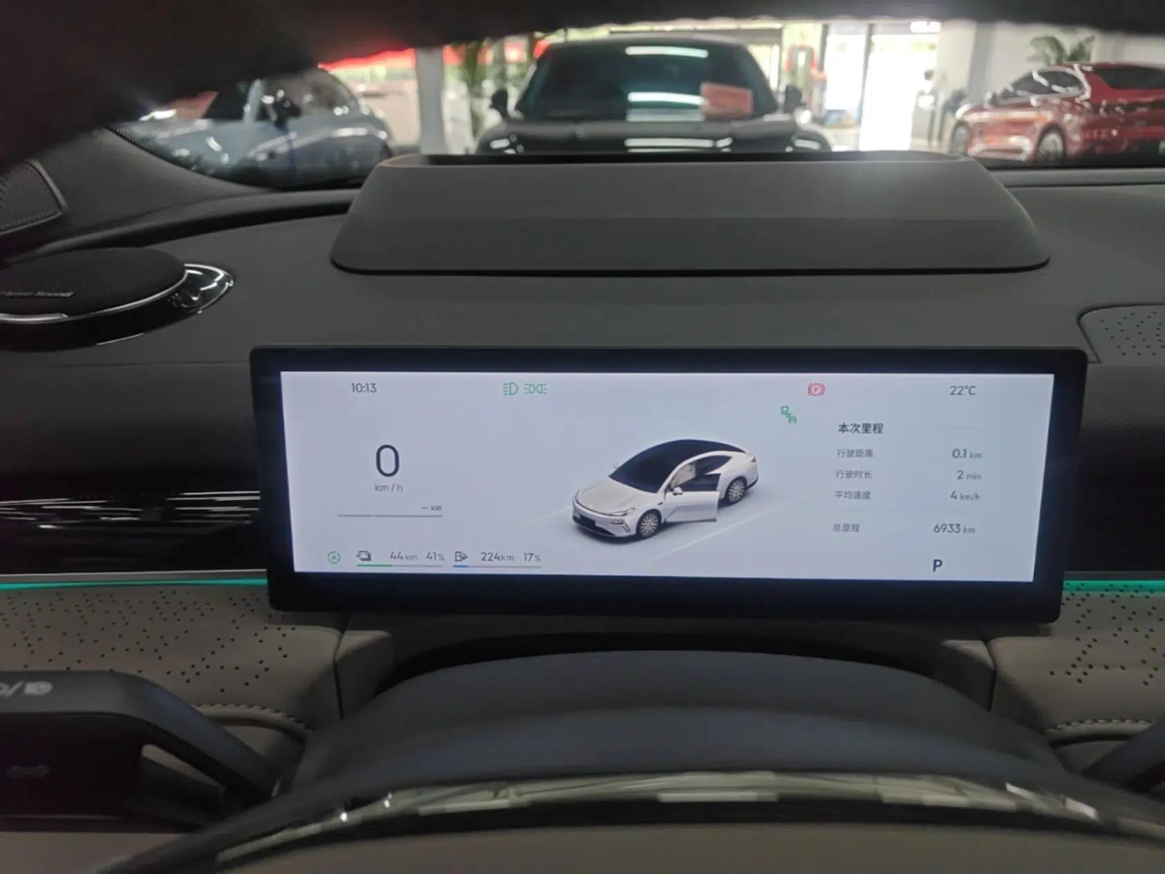 Geely Galaxy 8 2025 130km EM-P Starship Edition — миниатюра 14