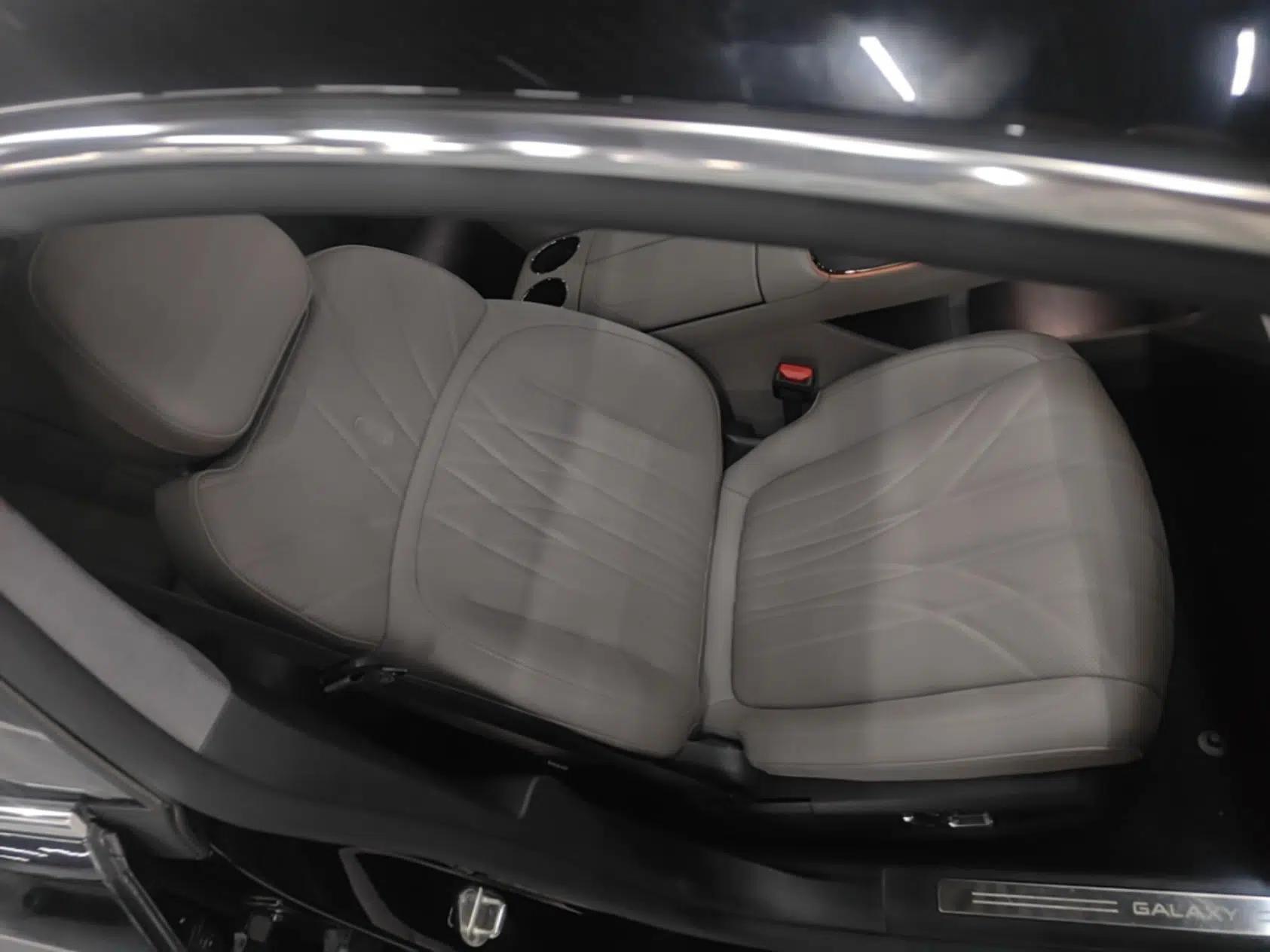 Geely Galaxy 8 2025 130km EM-P Starship Edition — миниатюра 19