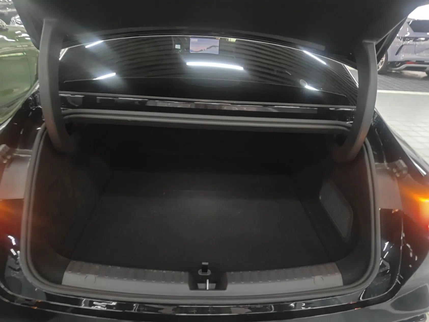 Geely Galaxy 8 2025 130km EM-P Starship Edition — миниатюра 22