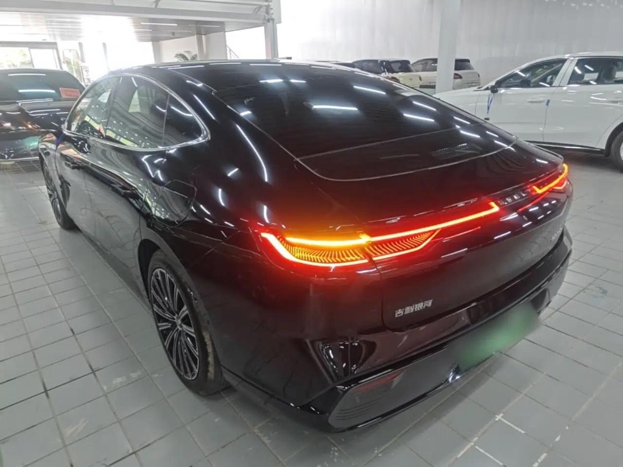 Geely Galaxy 8 2025 130km EM-P Starship Edition — миниатюра 4