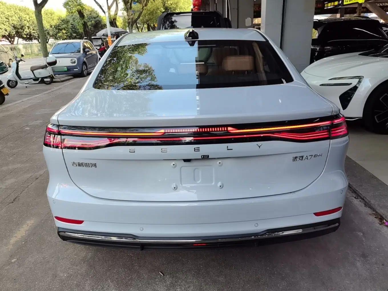 Geely Galaxy A7 2025 Model EM-i 150km Starship Edition — миниатюра 5