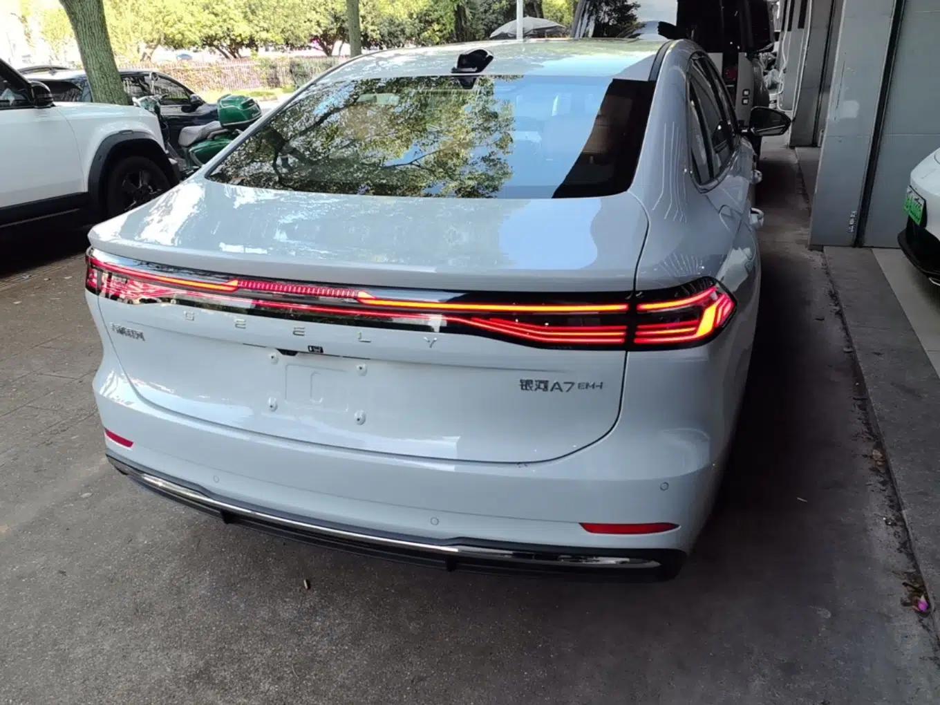 Geely Galaxy A7 2025 Model EM-i 150km Starship Edition — миниатюра 6