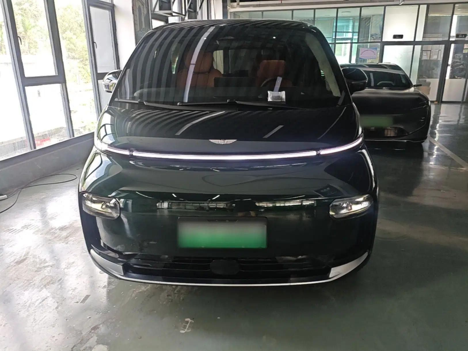 Geely Galaxy LEVC L380 2025 805 km Flagship Version All-Wheel Drive — миниатюра 2