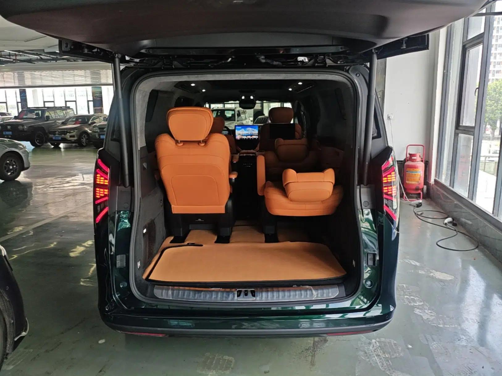 Geely Galaxy LEVC L380 2025 805 km Flagship Version All-Wheel Drive — миниатюра 27