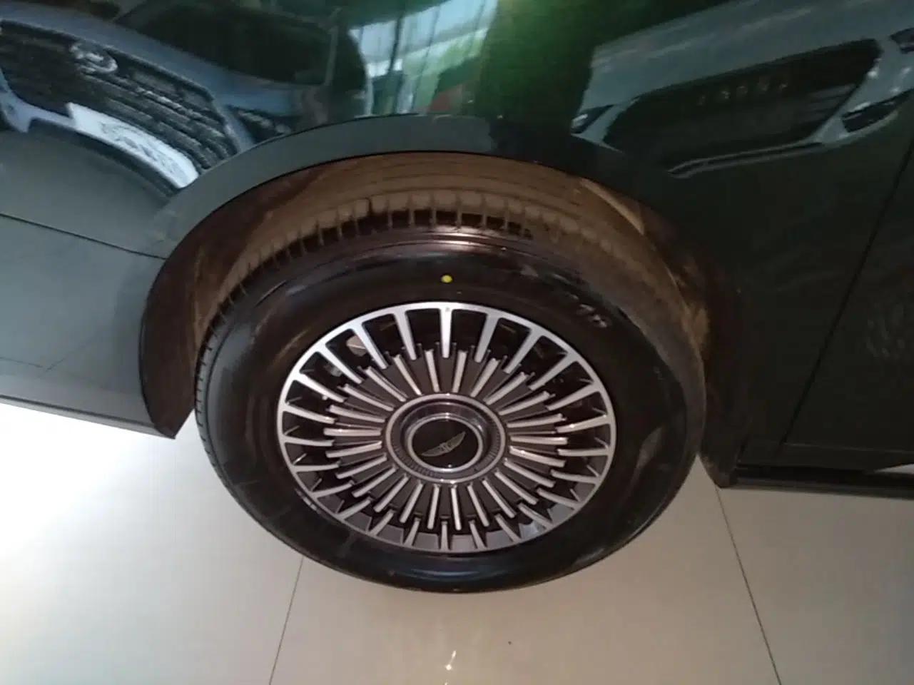 Geely Galaxy LEVC L380 2025 805 km Flagship Version All-Wheel Drive — миниатюра 11