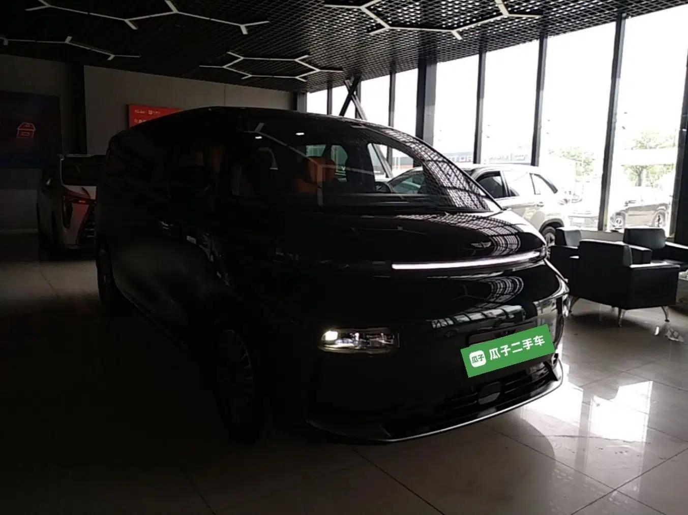Geely Galaxy LEVC L380 2025 805 km Flagship Version All-Wheel Drive — миниатюра 3