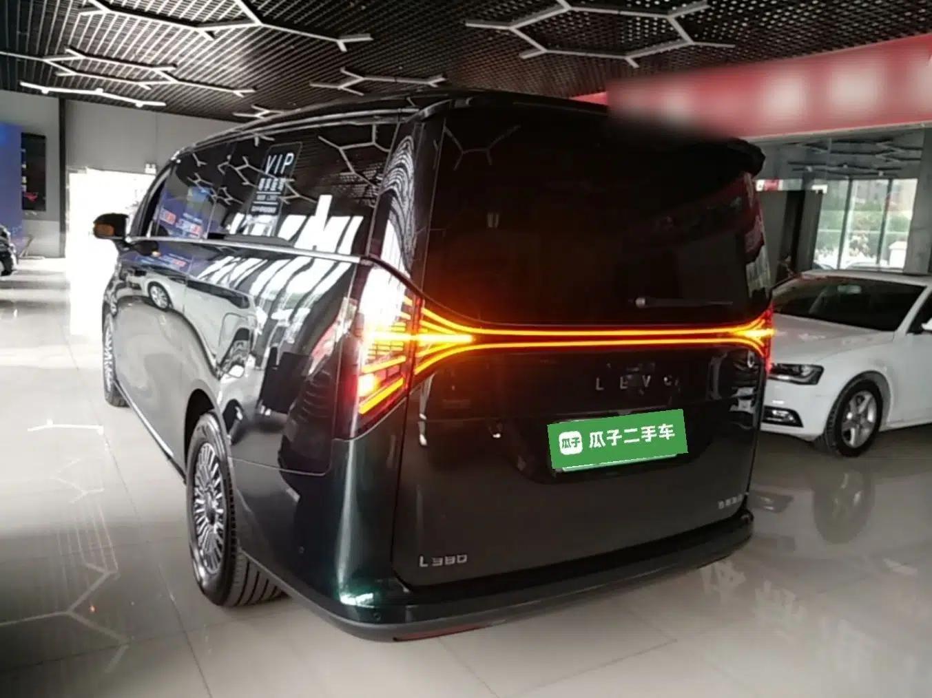 Geely Galaxy LEVC L380 2025 805 km Flagship Version All-Wheel Drive — миниатюра 4