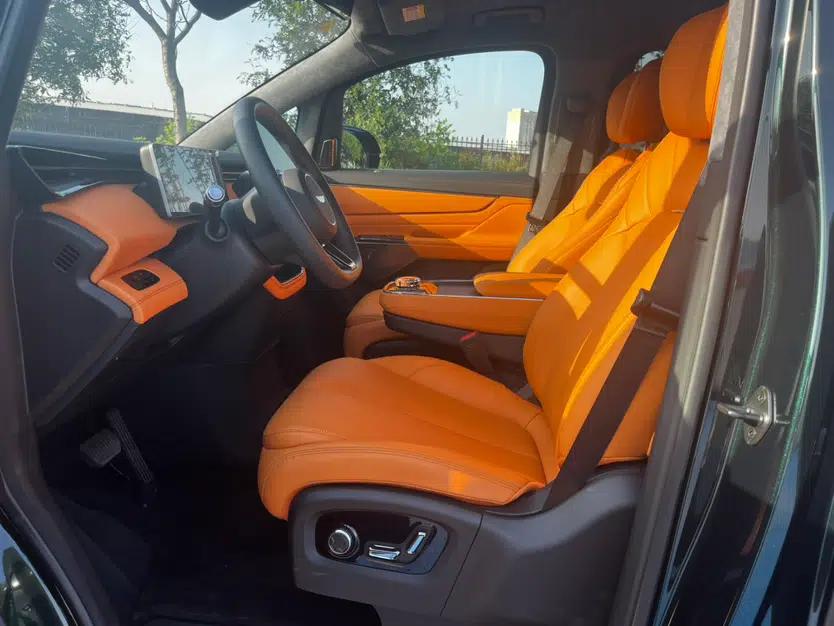 Geely Galaxy LEVC L380 2025 805 km Flagship Version All-Wheel Drive — миниатюра 33