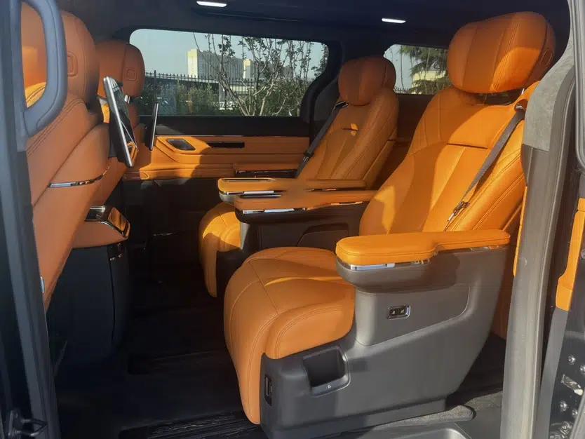 Geely Galaxy LEVC L380 2025 805 km Flagship Version All-Wheel Drive — миниатюра 34