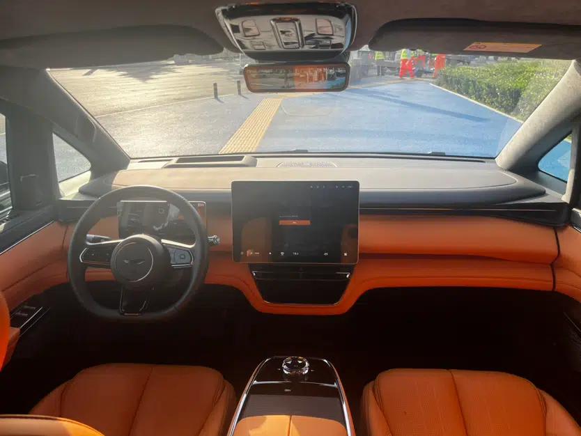 Geely Galaxy LEVC L380 2025 805 km Flagship Version All-Wheel Drive — миниатюра 36