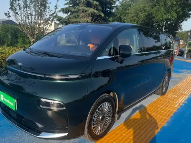 Geely Galaxy LEVC L380 2025 805 km Flagship Version All-Wheel Drive
