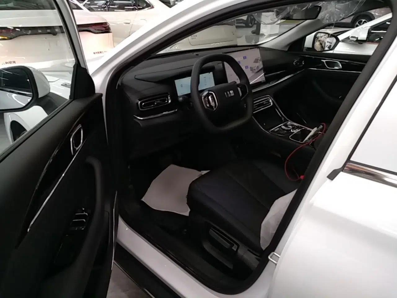 Geely Galaxy Stellar 6 2026 Model 125km Long-range Edition — миниатюра 23