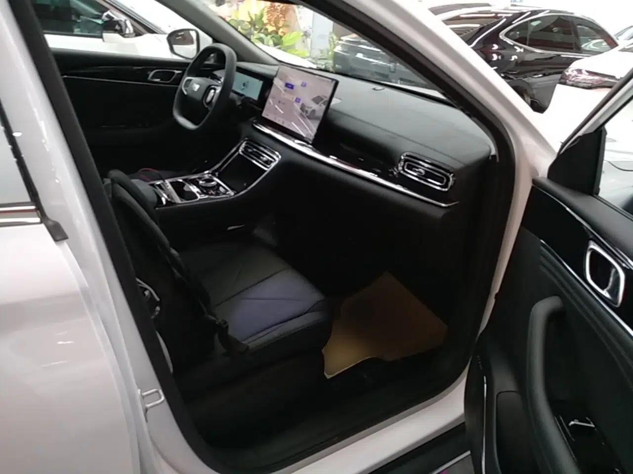 Geely Galaxy Stellar 6 2026 Model 125km Long-range Edition — миниатюра 24