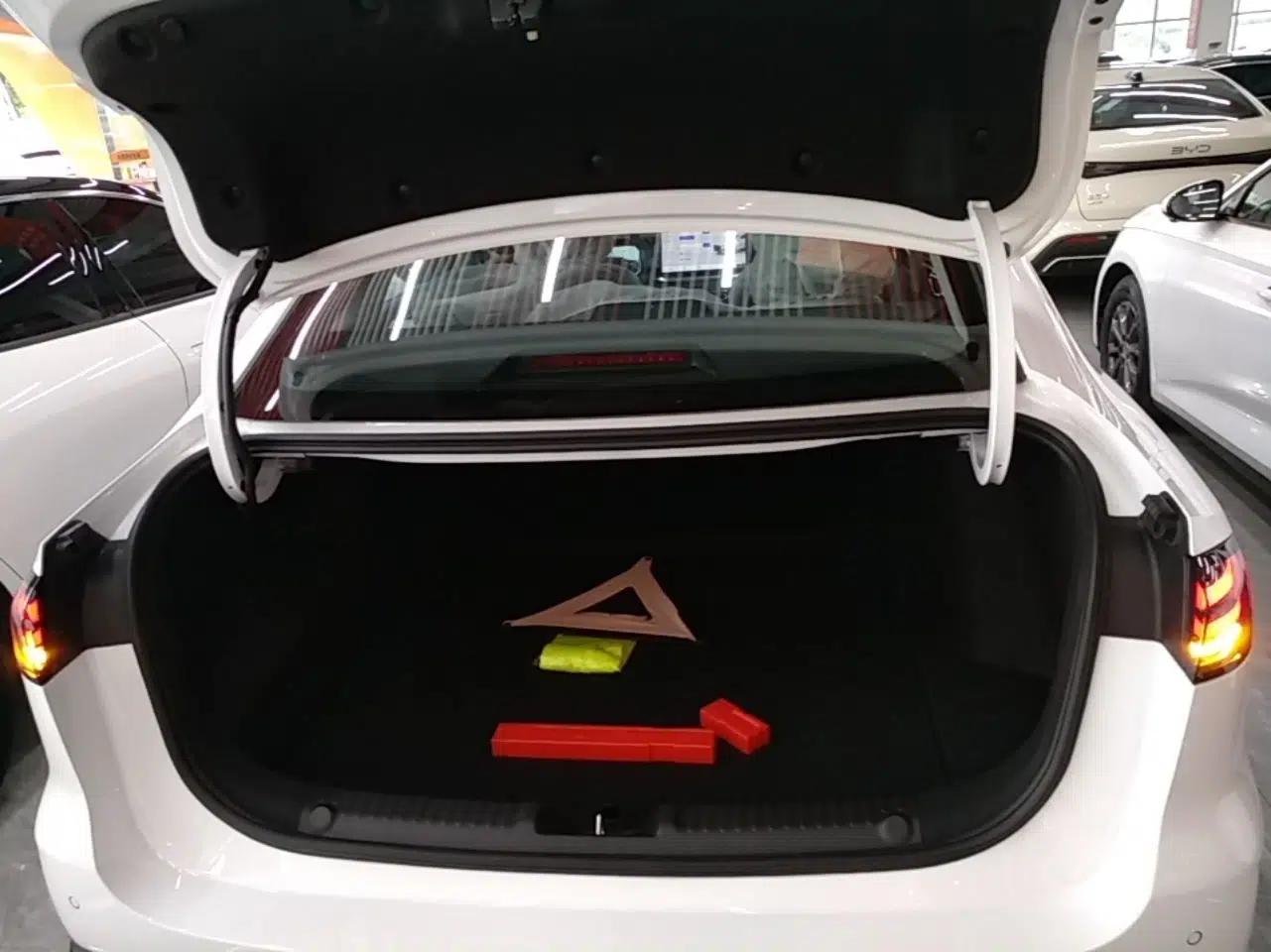 Geely Galaxy Stellar 6 2026 Model 125km Long-range Edition — миниатюра 27