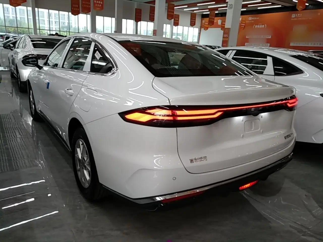 Geely Galaxy Stellar 6 2026 Model 125km Long-range Edition — миниатюра 4