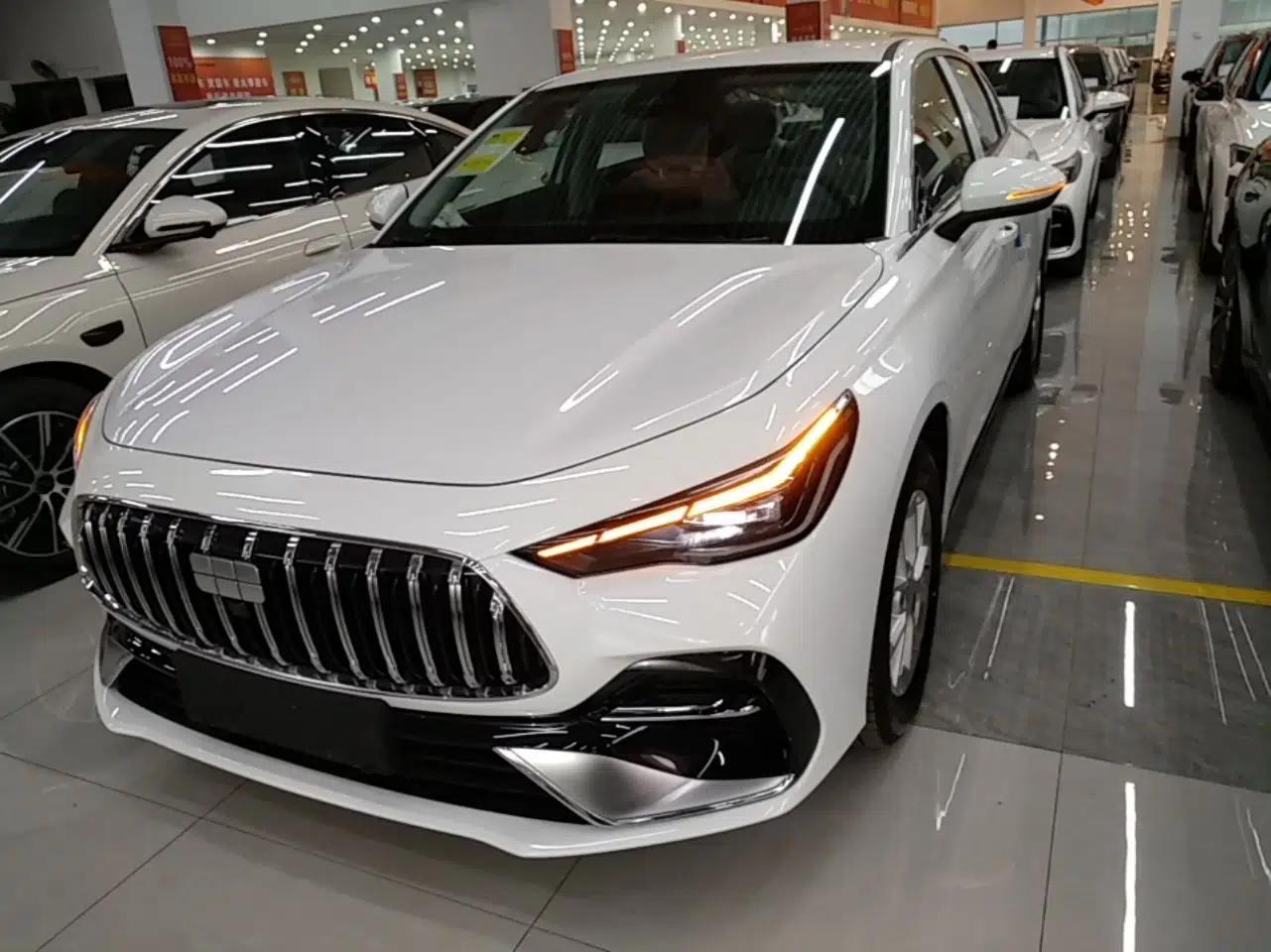 Geely Galaxy Stellar 6 2026 Model 125km Long-range Edition — миниатюра 2