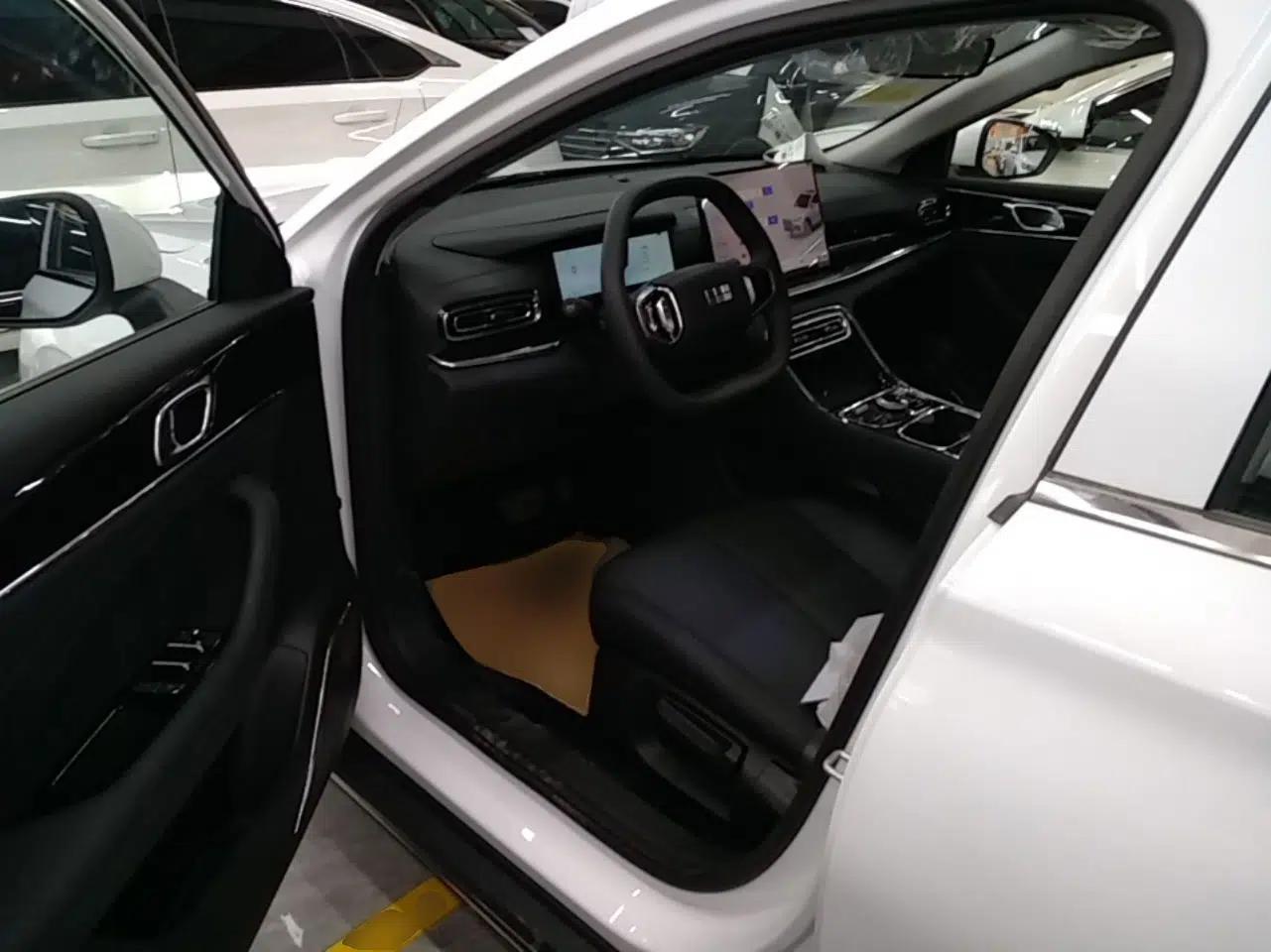 Geely Galaxy Stellar 6 2026 Model 125km Long-range Edition — миниатюра 22