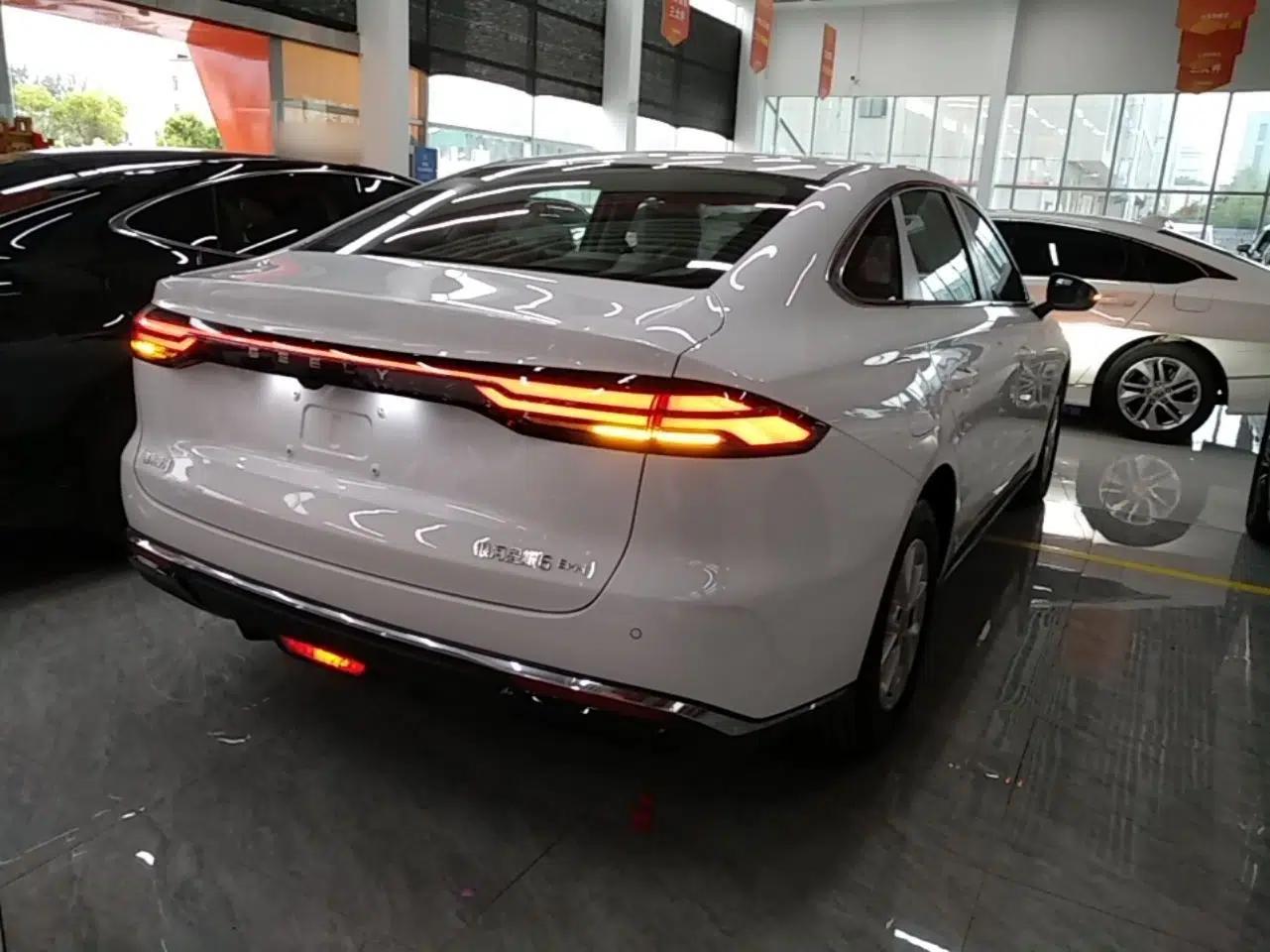 Geely Galaxy Stellar 6 2026 Model 125km Long-range Edition — миниатюра 6