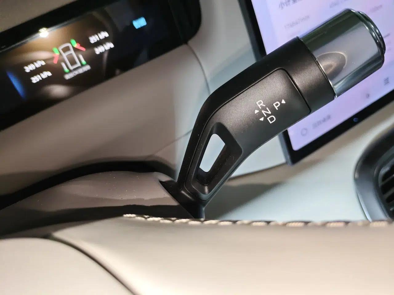 Geely Galaxy M9 2025 Model 210km Four-Wheel-Drive Leading Edition — миниатюра 14