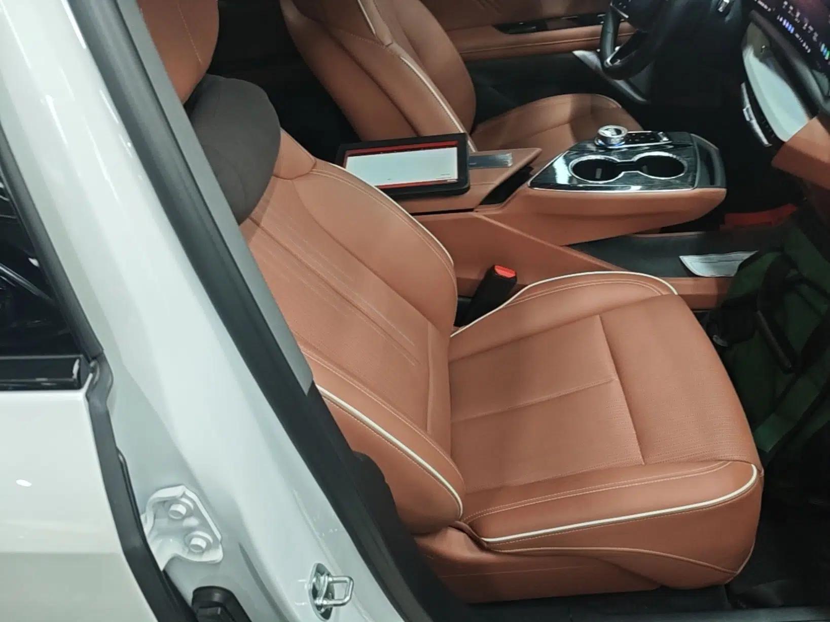 Cadillac OPTIQ 2024 Four-Wheel Drive Long-Range Version — миниатюра 19