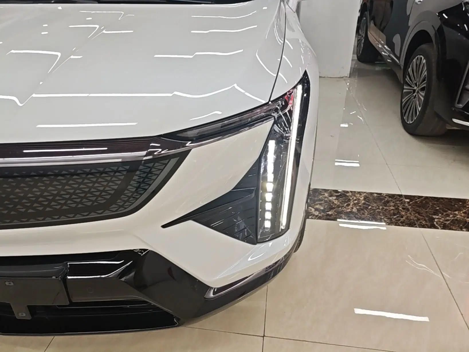Cadillac OPTIQ 2024 Four-Wheel Drive Long-Range Version — миниатюра 8