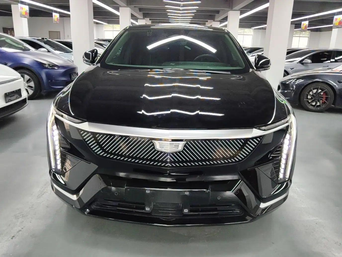 Cadillac OPTIQ 2024 Standard Range Version — миниатюра 2