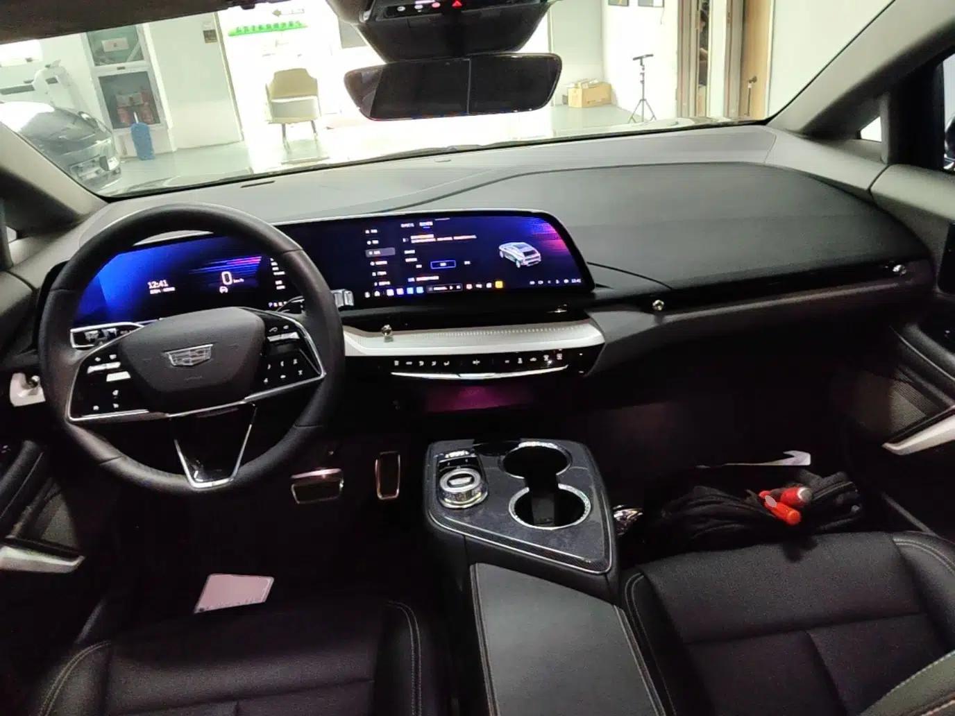 Cadillac OPTIQ 2024 Standard Range Version — миниатюра 12