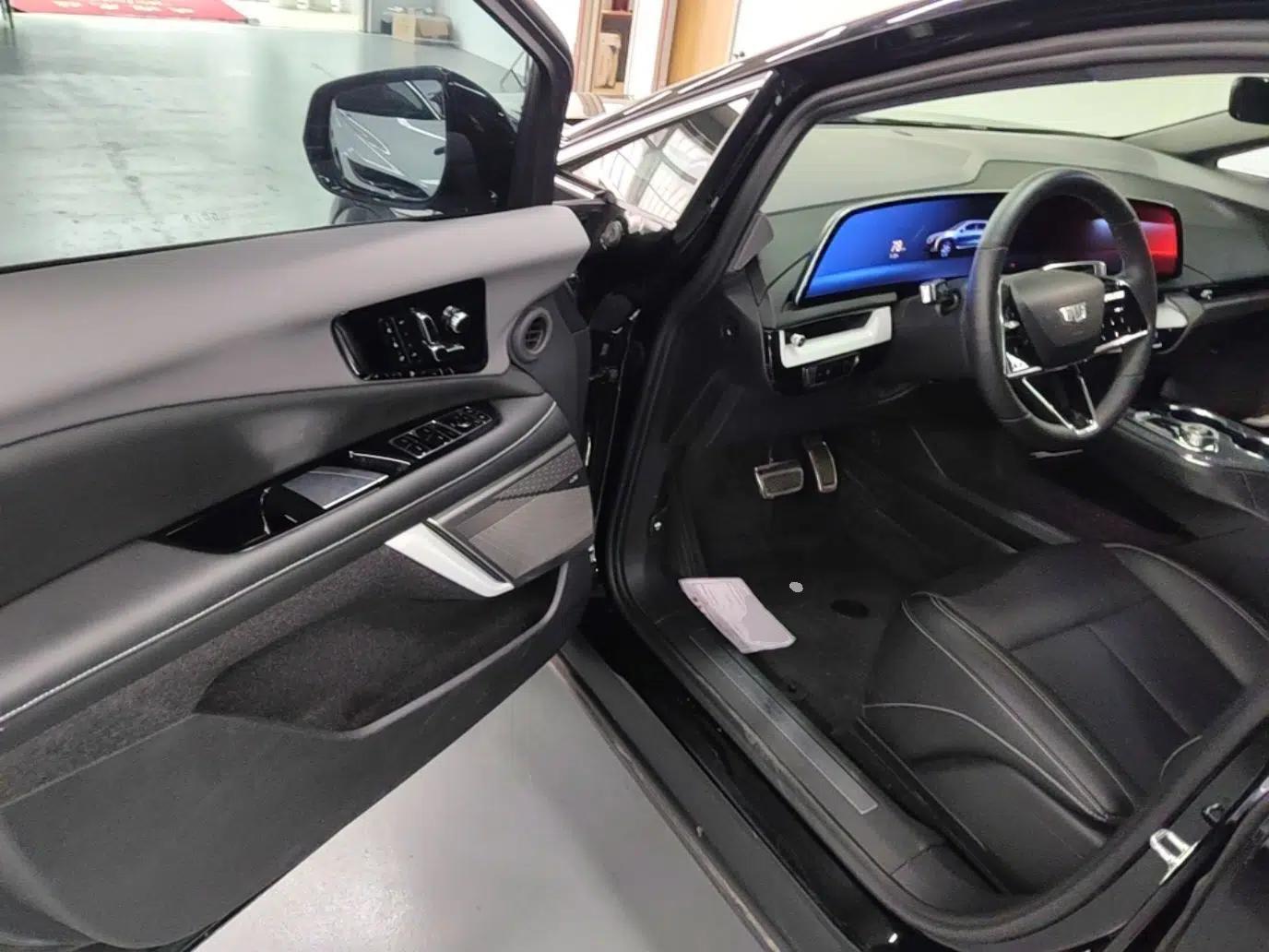 Cadillac OPTIQ 2024 Standard Range Version — миниатюра 18
