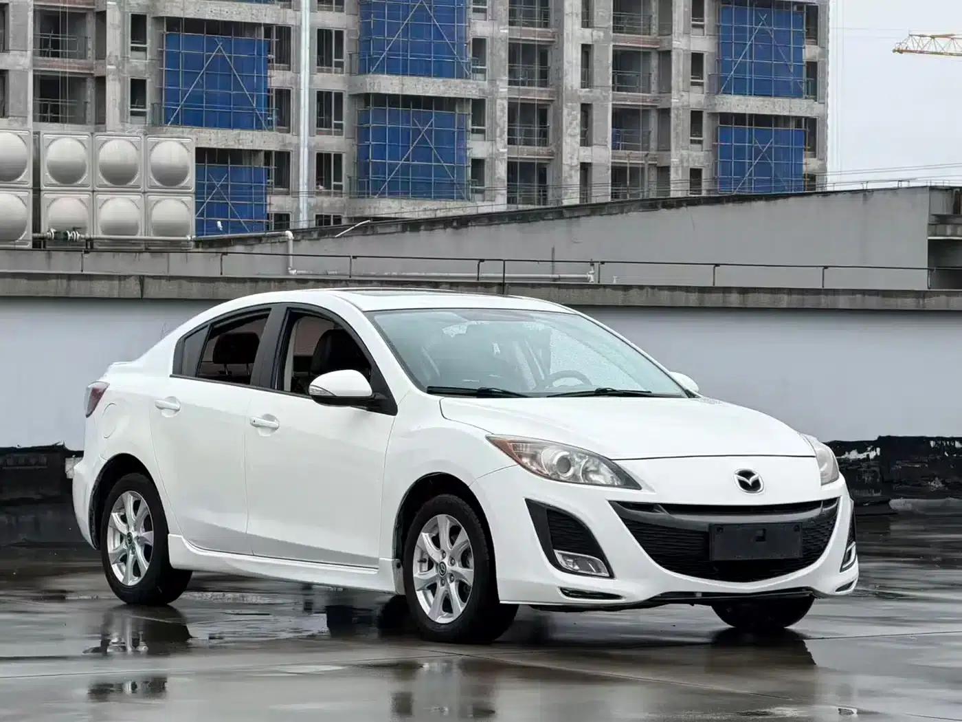 Mazda3 Axela 2012 Hatchback 2.0L Automatic Luxury — миниатюра 3