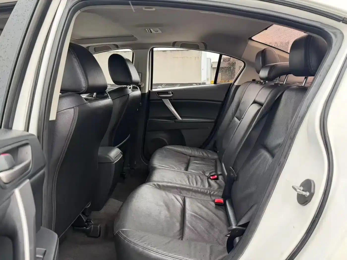 Mazda3 Axela 2012 Hatchback 2.0L Automatic Luxury — миниатюра 6