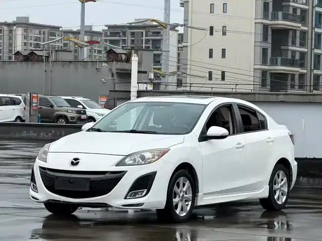 Mazda3 Axela 2012 Hatchback 2.0L Automatic Luxury