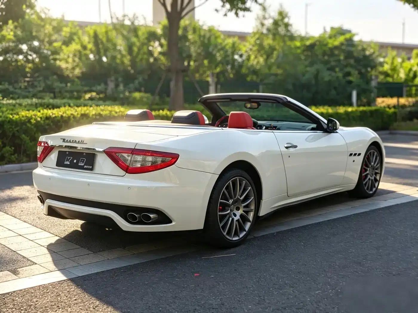 2012 GranCabrio 4.7L Sport — миниатюра 9