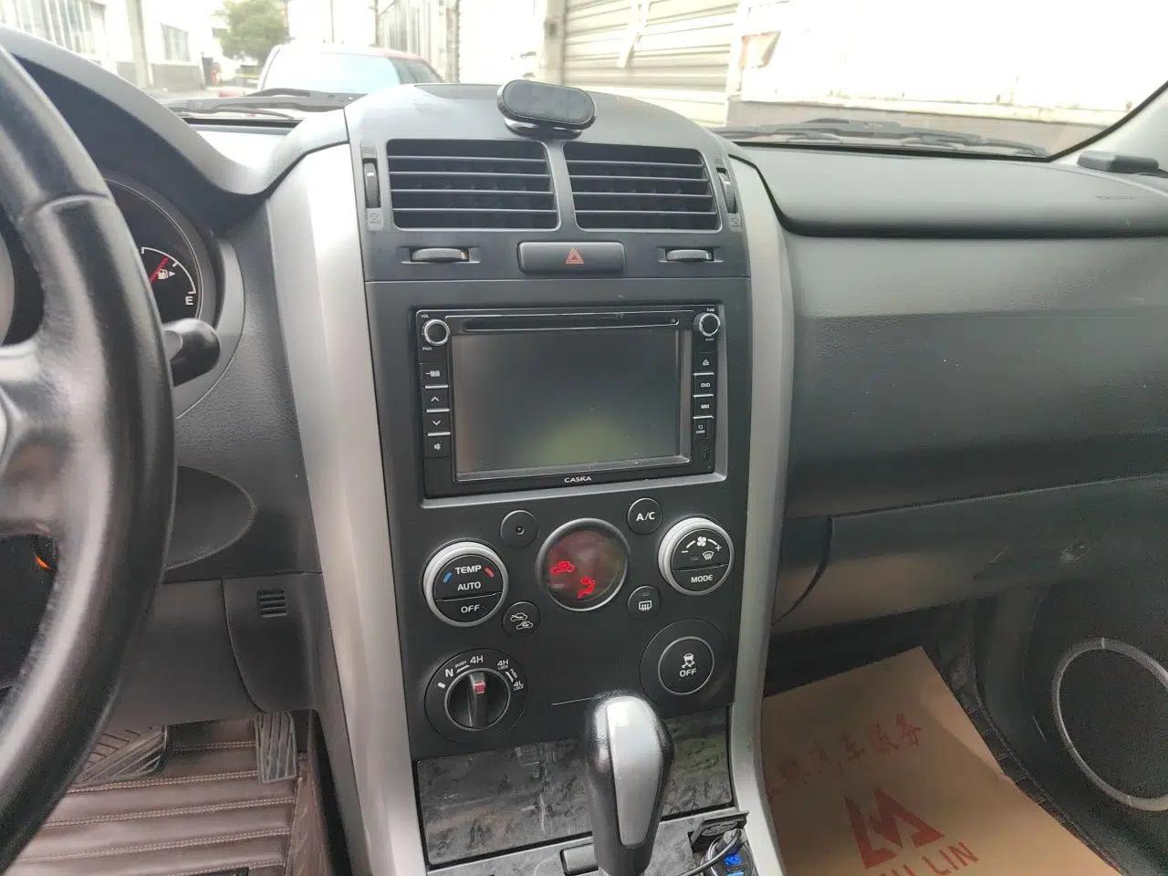Suzuki Grand Vitara 2012 2.4L AT Luxury Navigation 5-Door Version — миниатюра 13