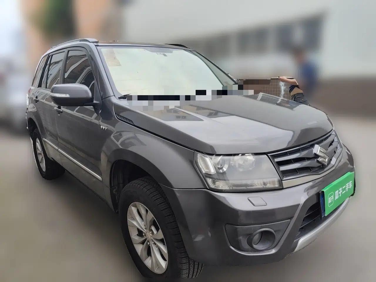 Suzuki Grand Vitara 2012 2.4L AT Luxury Navigation 5-Door Version — миниатюра 3