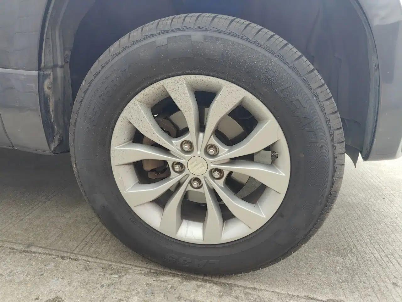Suzuki Grand Vitara 2012 2.4L AT Luxury Navigation 5-Door Version — миниатюра 8