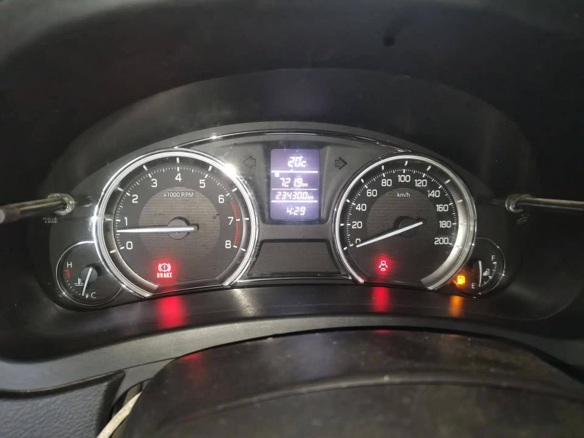 Suzuki Alivio 2015 1.6L Manual Comfort Model — миниатюра 11