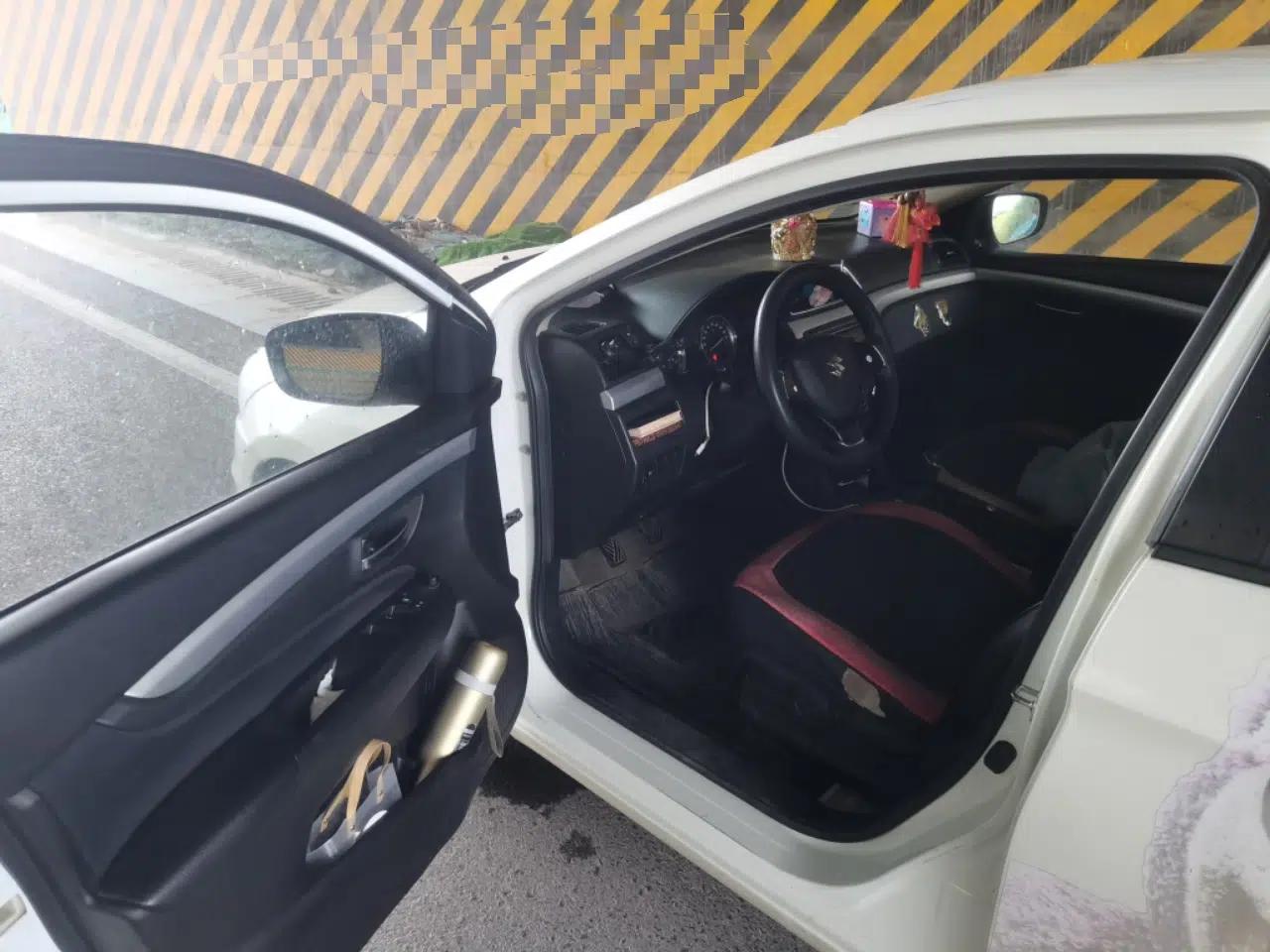 Suzuki Alivio 2015 1.6L Manual Comfort Model — миниатюра 16
