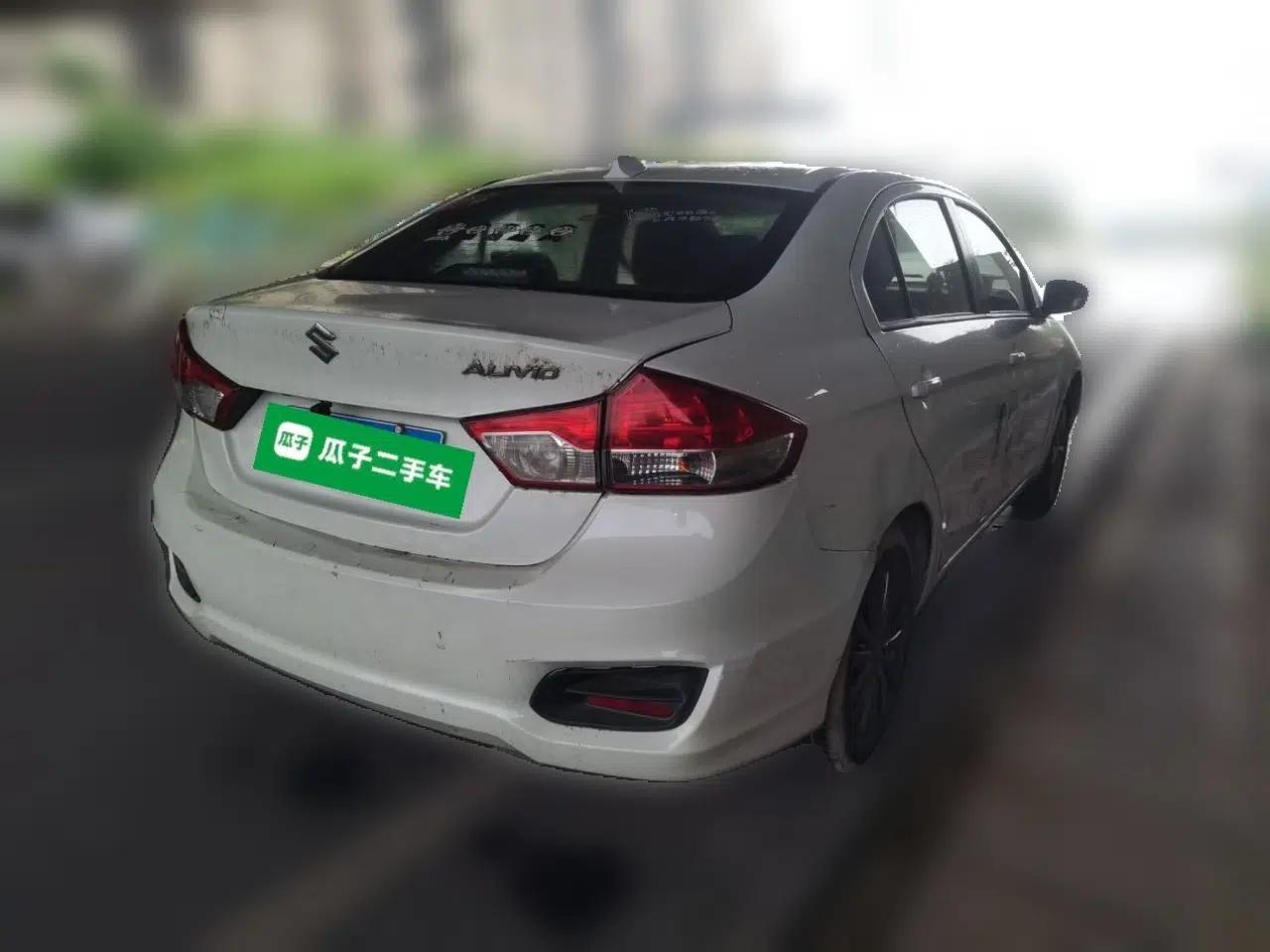 Suzuki Alivio 2015 1.6L Manual Comfort Model — миниатюра 6