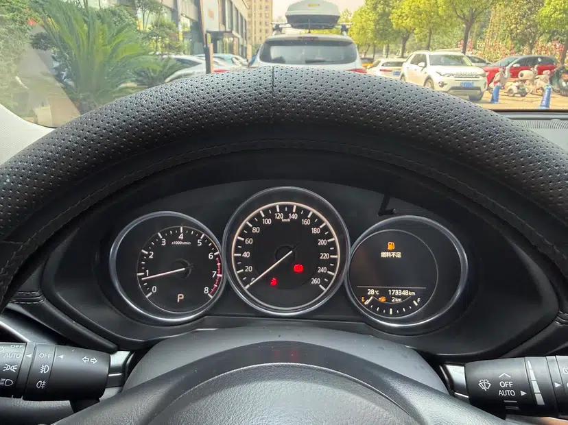 Mazda CX-8 2019 2.5L Four-Wheel Drive Deluxe Edition — миниатюра 24