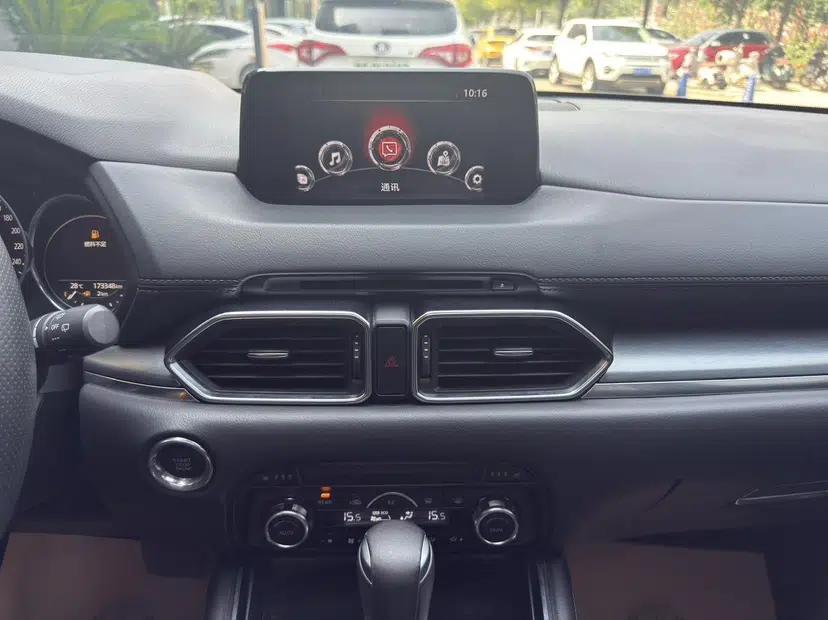 Mazda CX-8 2019 2.5L Four-Wheel Drive Deluxe Edition — миниатюра 25