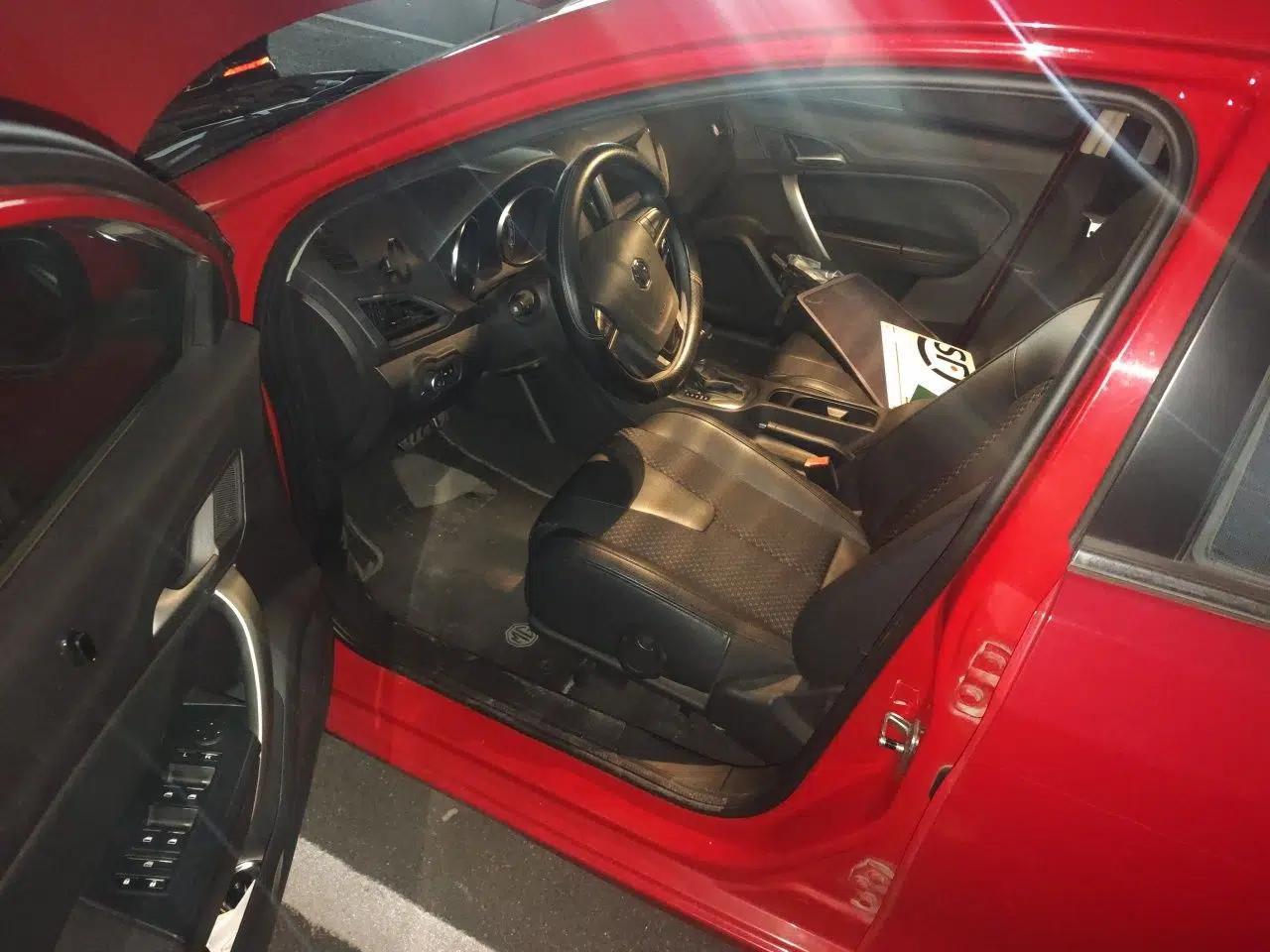 MG GT 2015 1.5T Automatic Luxury Edition — миниатюра 16