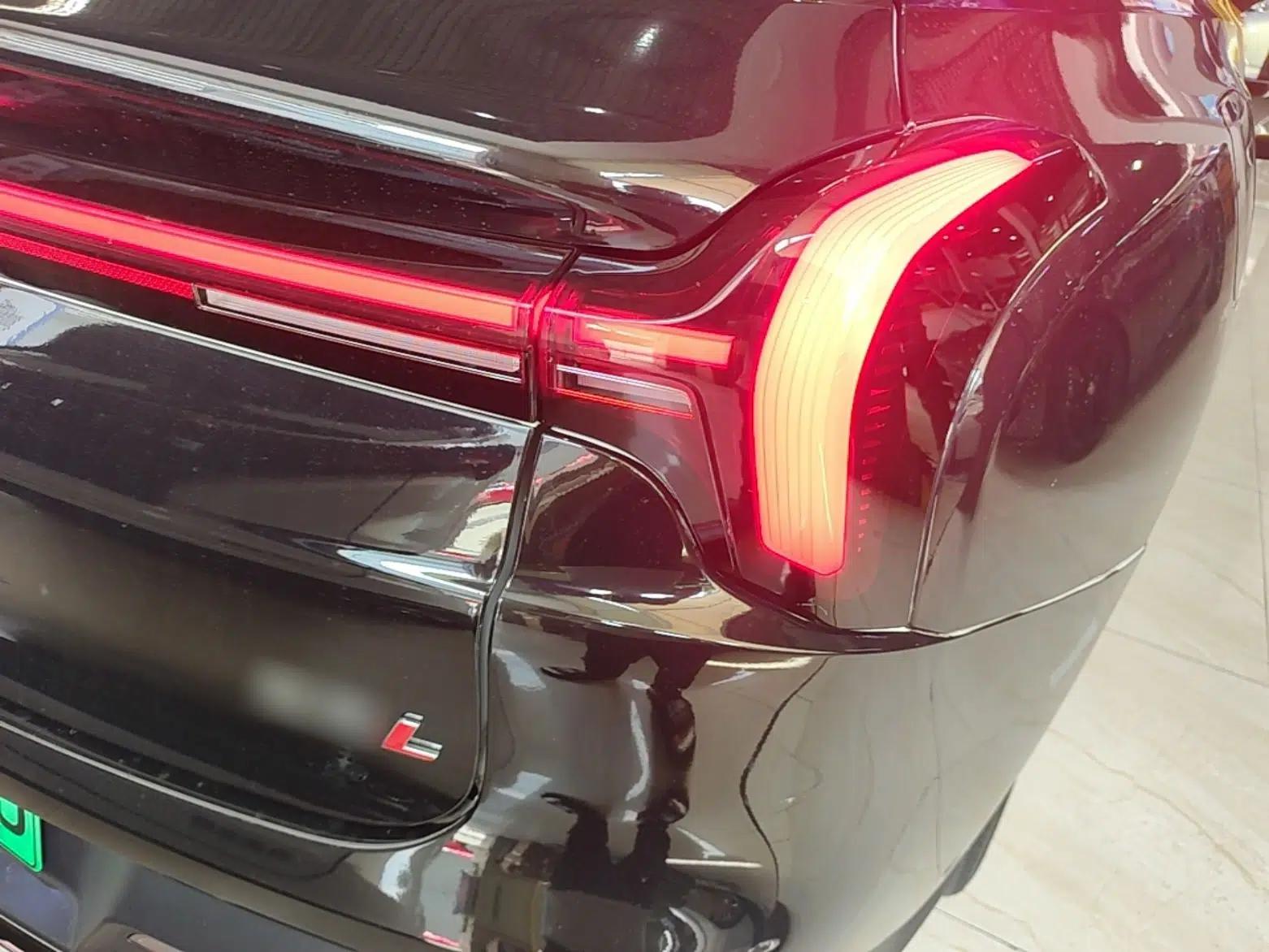 NETA L 2024 Extended-Range 310 Flash-Charge Red Edition — миниатюра 9