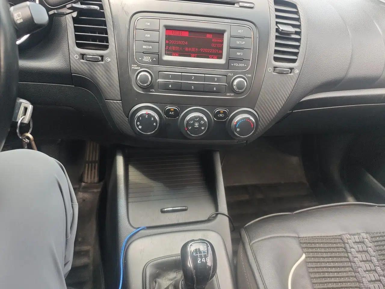 Kia K3S 2014 1.6L Manual GLS — миниатюра 13