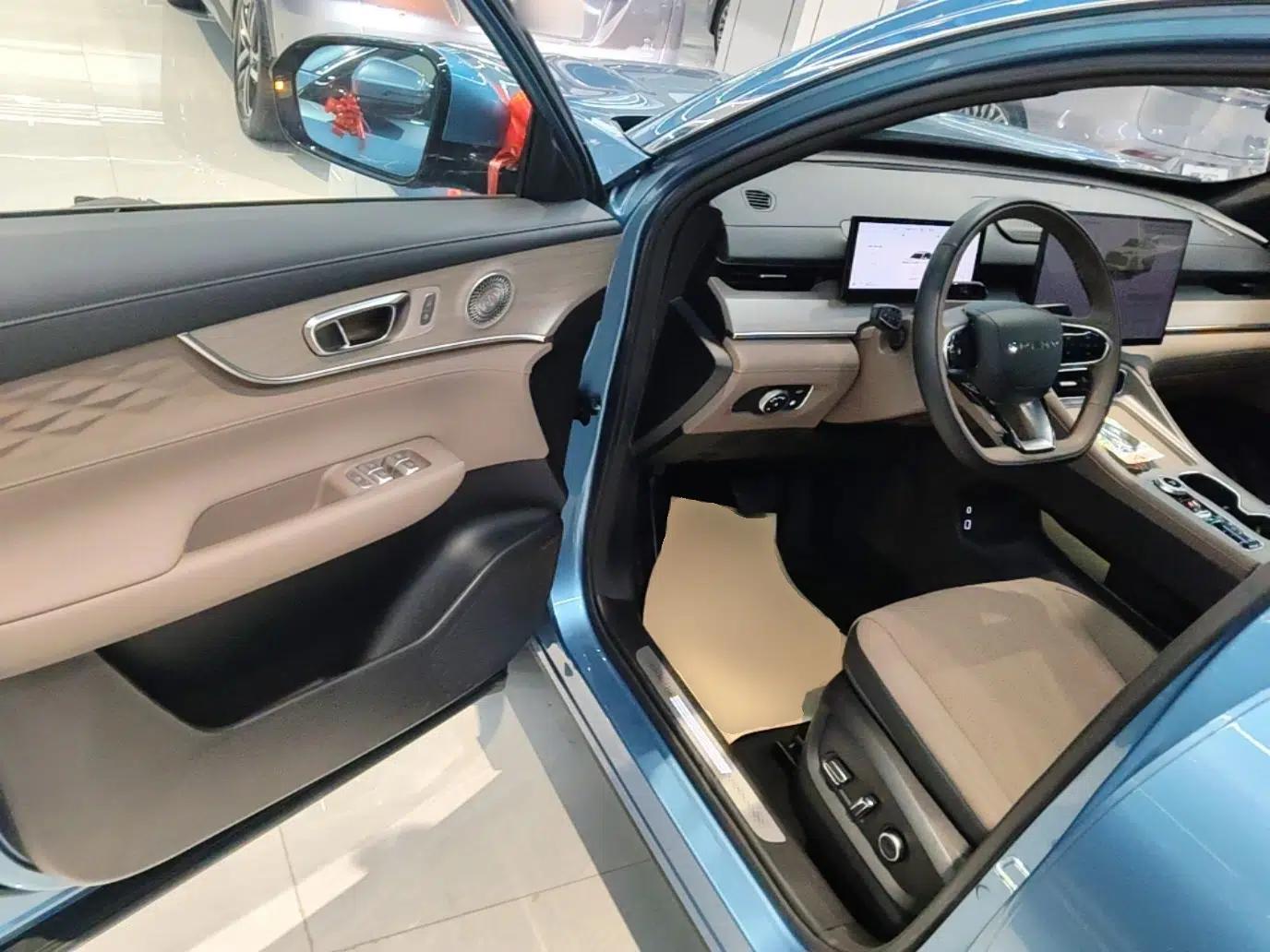 Chery Tiggo 8 PLUS C-DM 2025 1.5T 116 km Prestige Version 5 Seats — миниатюра 18