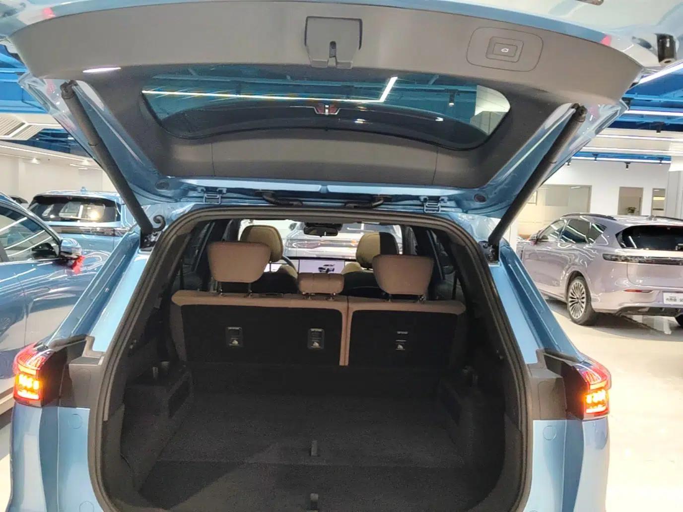 Chery Tiggo 8 PLUS C-DM 2025 1.5T 116 km Prestige Version 5 Seats — миниатюра 22