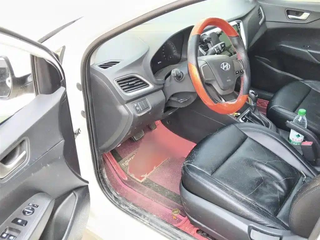2016 Hyundai Verna 1.4L Automatic GLS (Cool Edition) — миниатюра 14