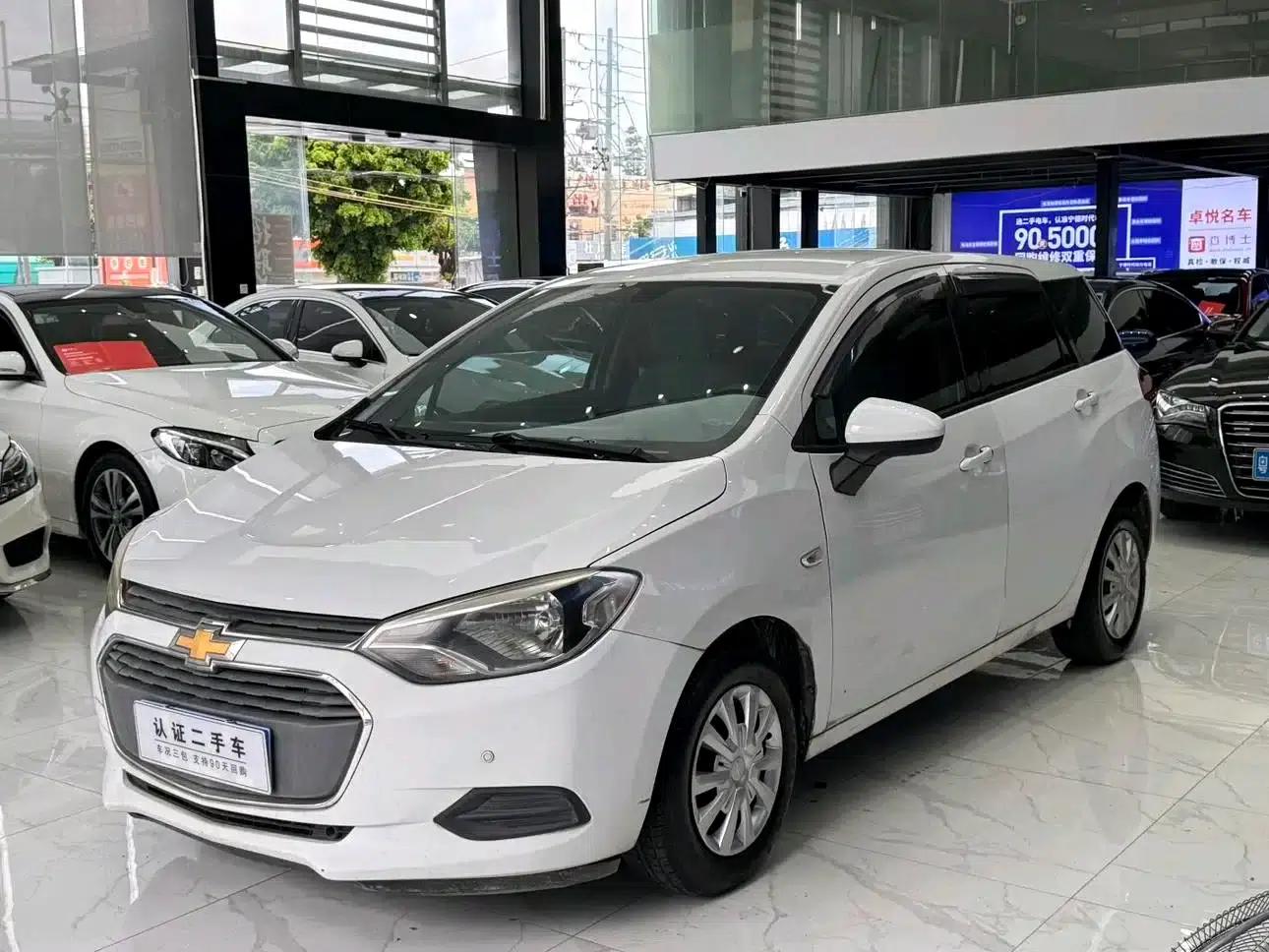 Chevrolet Aveo RV 2016 1.5L Automatic Comfortline Edition — миниатюра 1