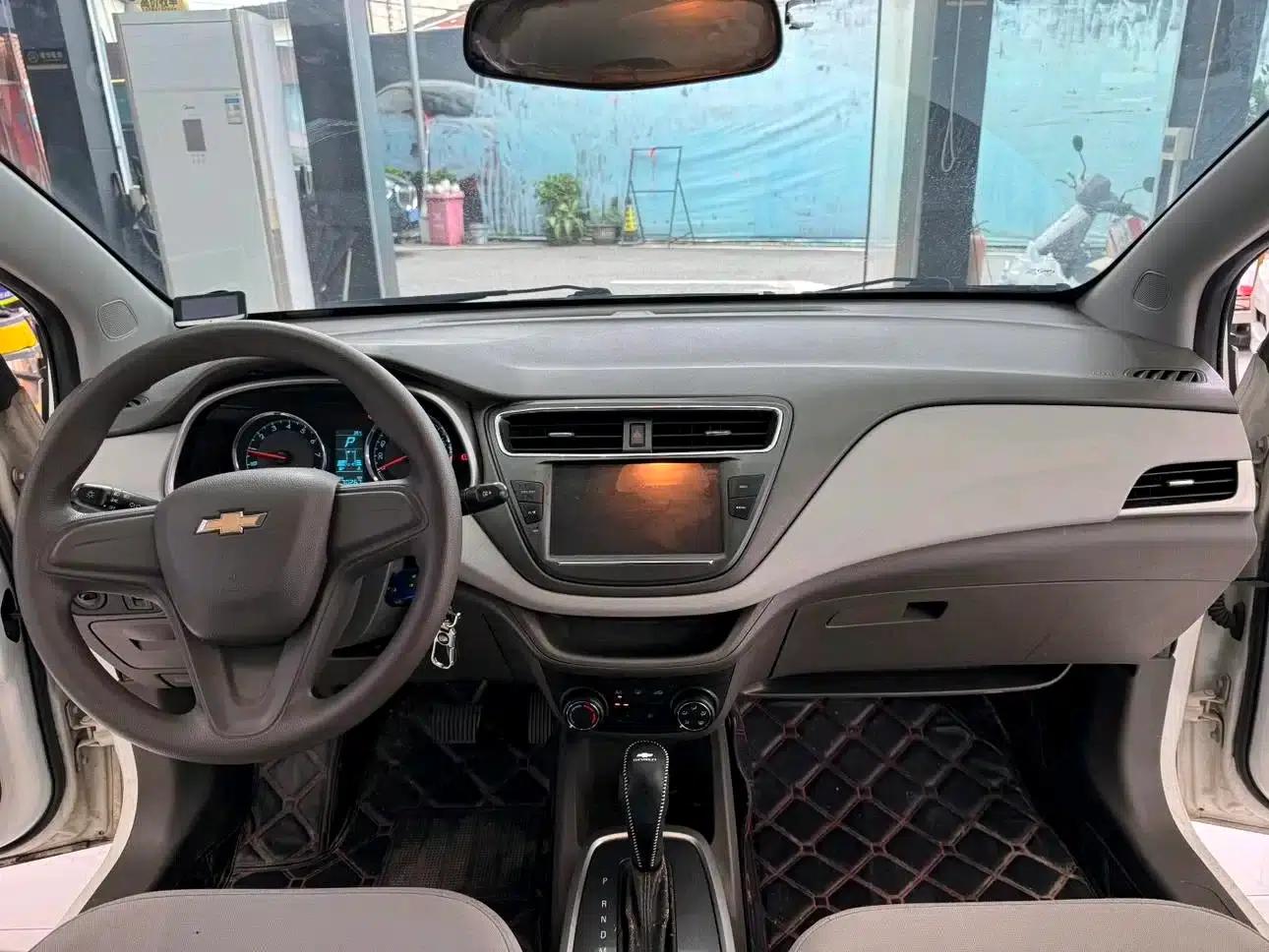 Chevrolet Aveo RV 2016 1.5L Automatic Comfortline Edition — миниатюра 12