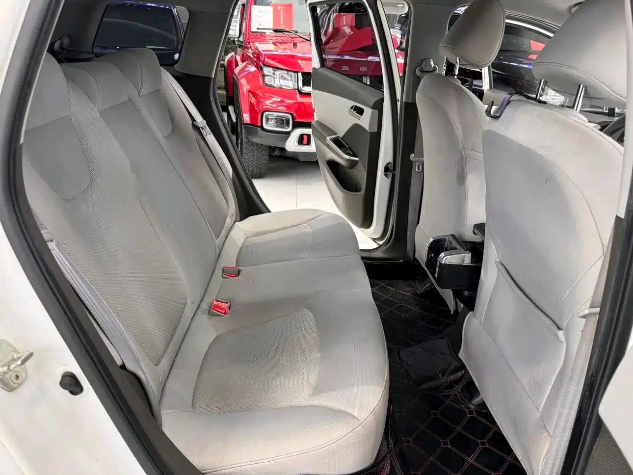 Chevrolet Aveo RV 2016 1.5L Automatic Comfortline Edition — миниатюра 16