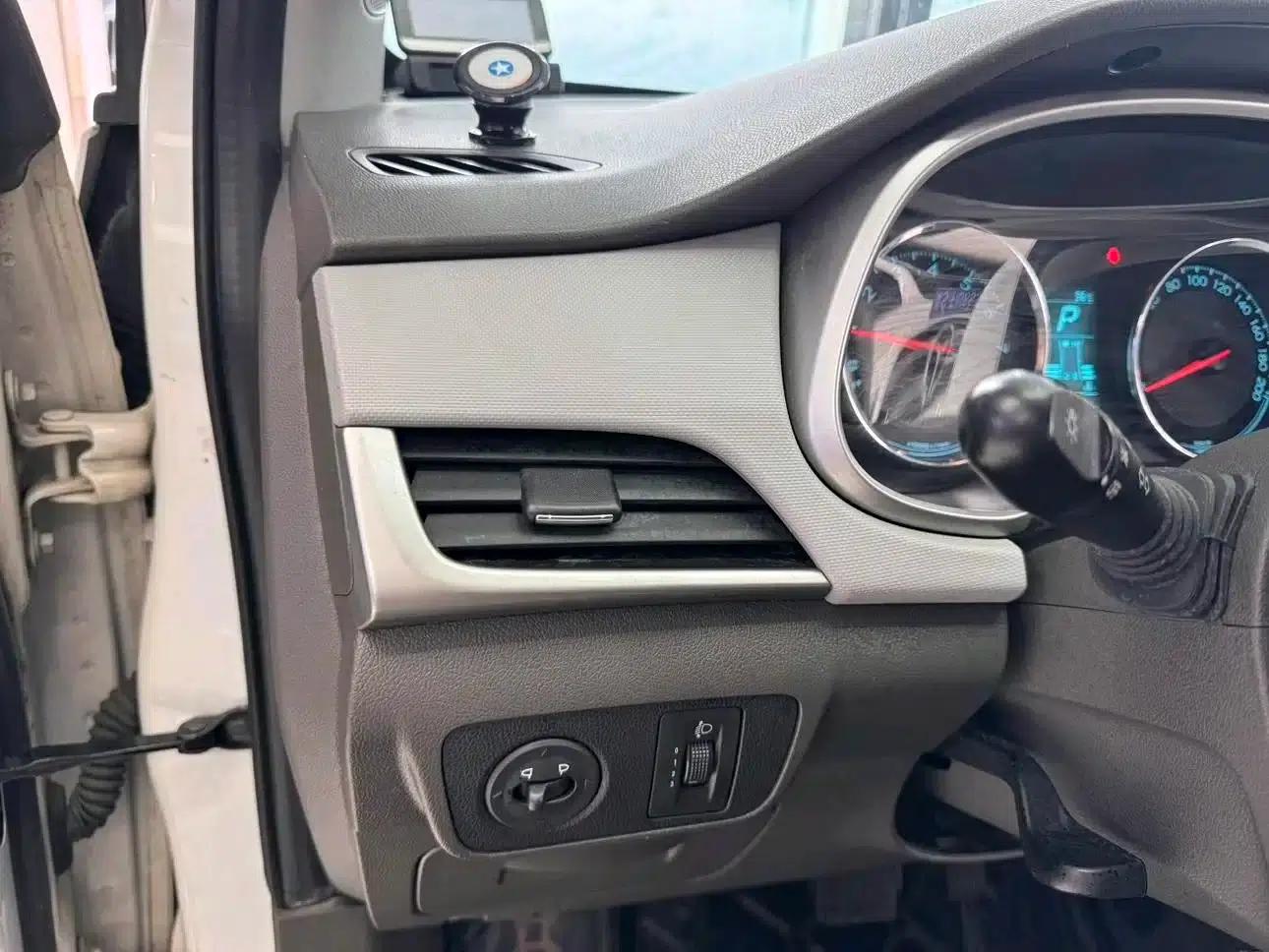 Chevrolet Aveo RV 2016 1.5L Automatic Comfortline Edition — миниатюра 17